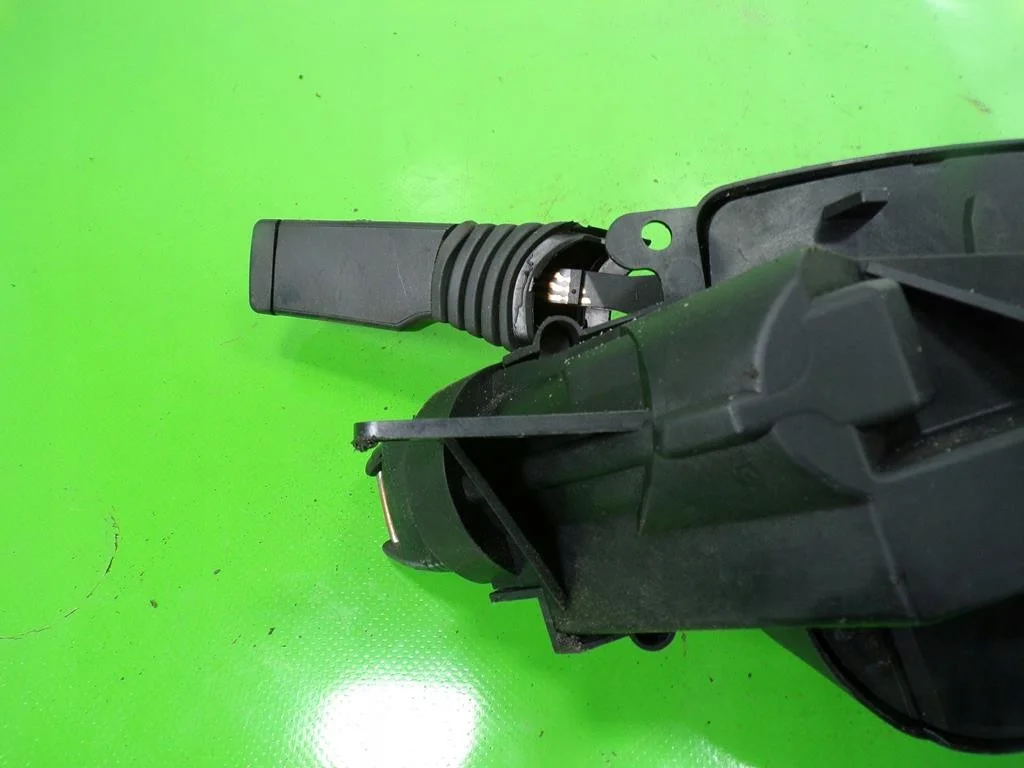 Opel Vectra C Ignition Switch F-394620- image 7