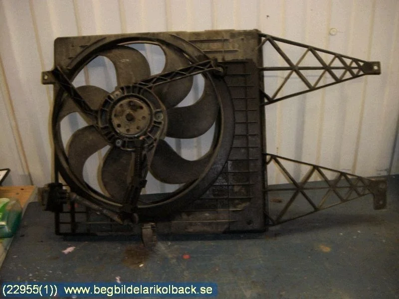 Volkswagen Golf IV Radiatorventilator 1J0121207