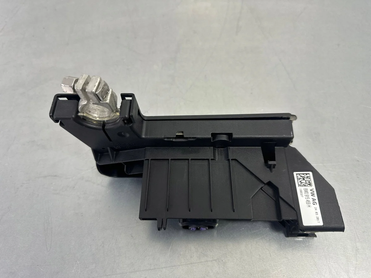 Audi A4 Allroad B9 Pluspol Audi 8W0915459H image 3