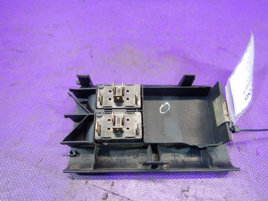 Audi A4 B5 Schalter Fensterheber 8D1959515 image 4