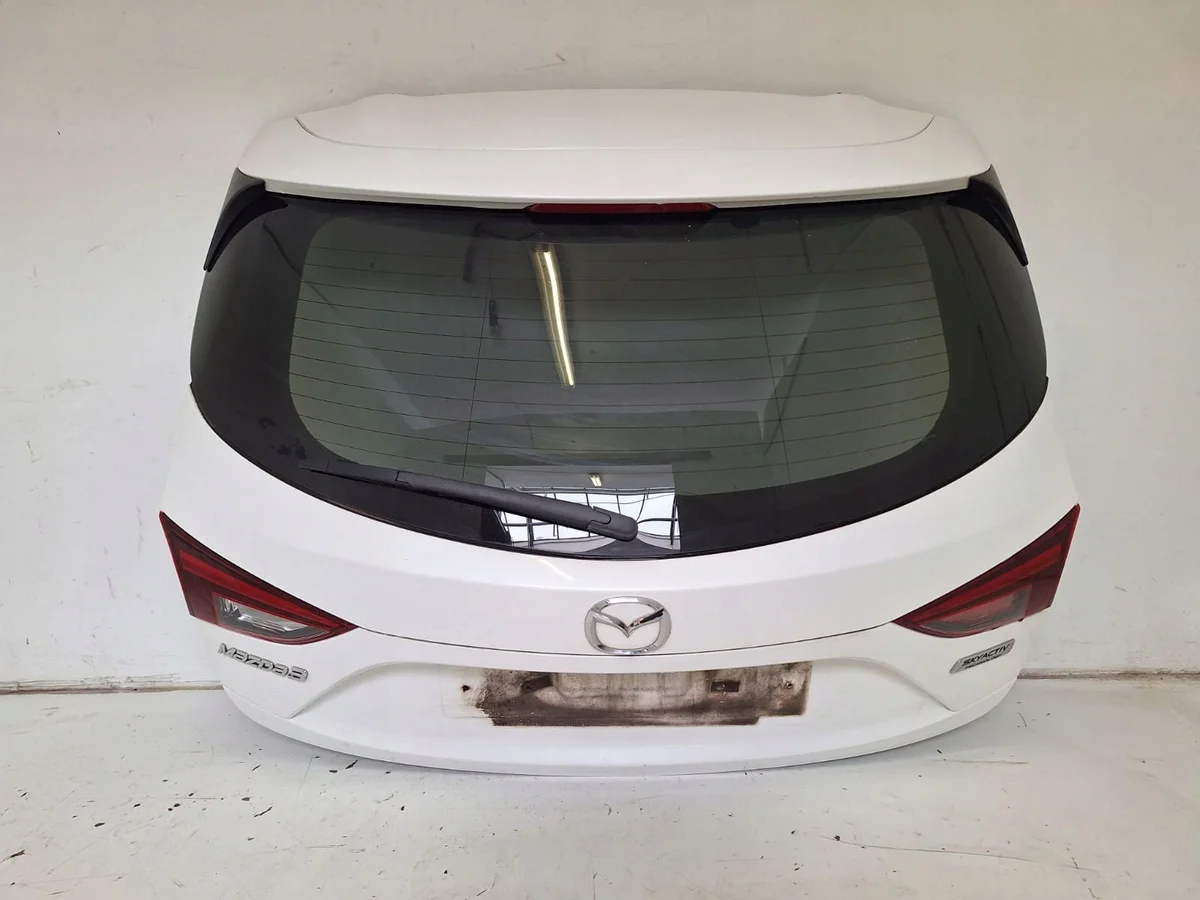 Bagklucka Mazda 3 BM 2013-2017 Använd