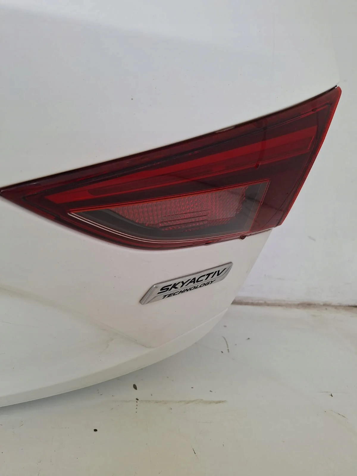 Tampa Traseiro Mazda 3 BM 2013-2017 Usada image 6