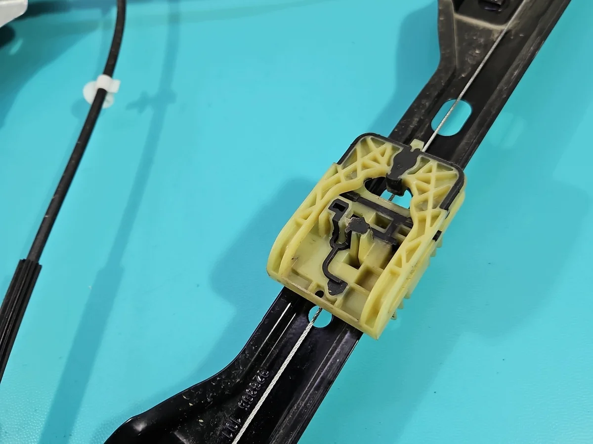 Window Regulator Front Left Opel Zafira C image 3