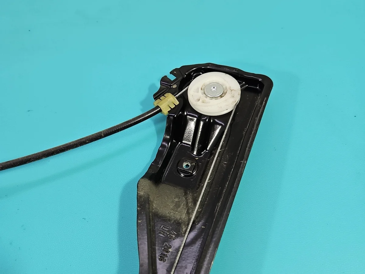 Window Regulator Front Left Opel Zafira C image 4