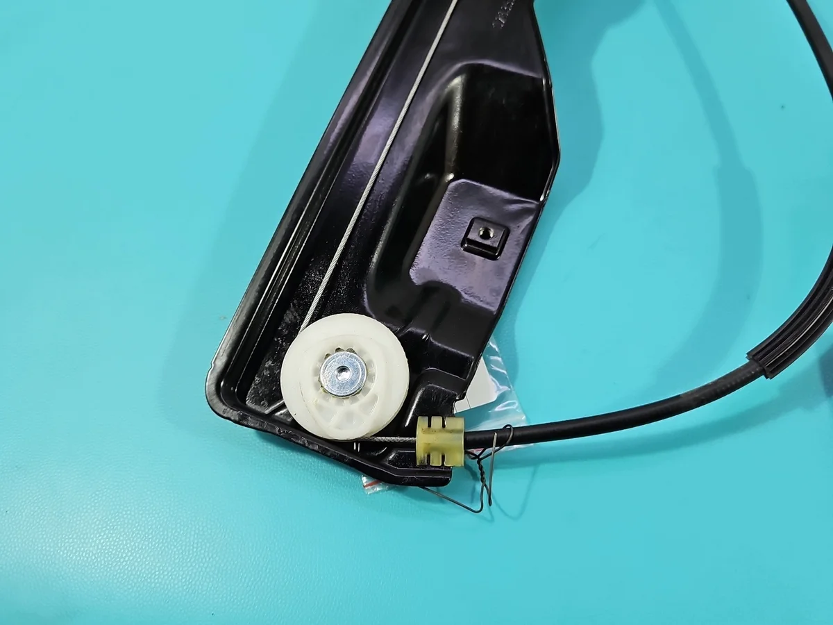 Window Regulator Front Left Opel Zafira C image 7