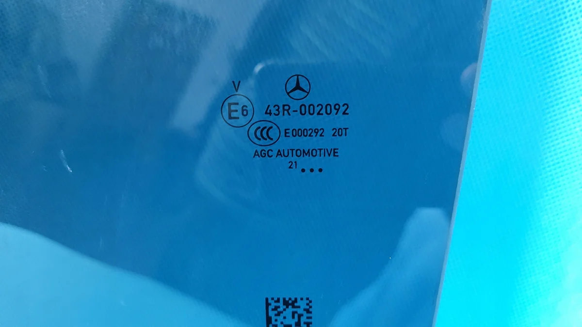 Mercedes W206 C220 Türscheibe Links Hinten image 3