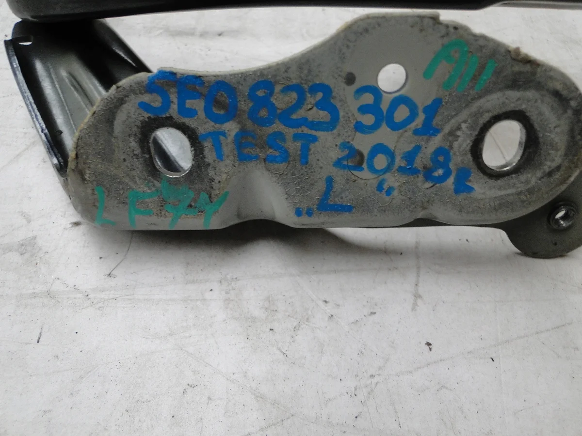 Bisagras Capó Skoda Octavia III 5E 2018 Usado image 8