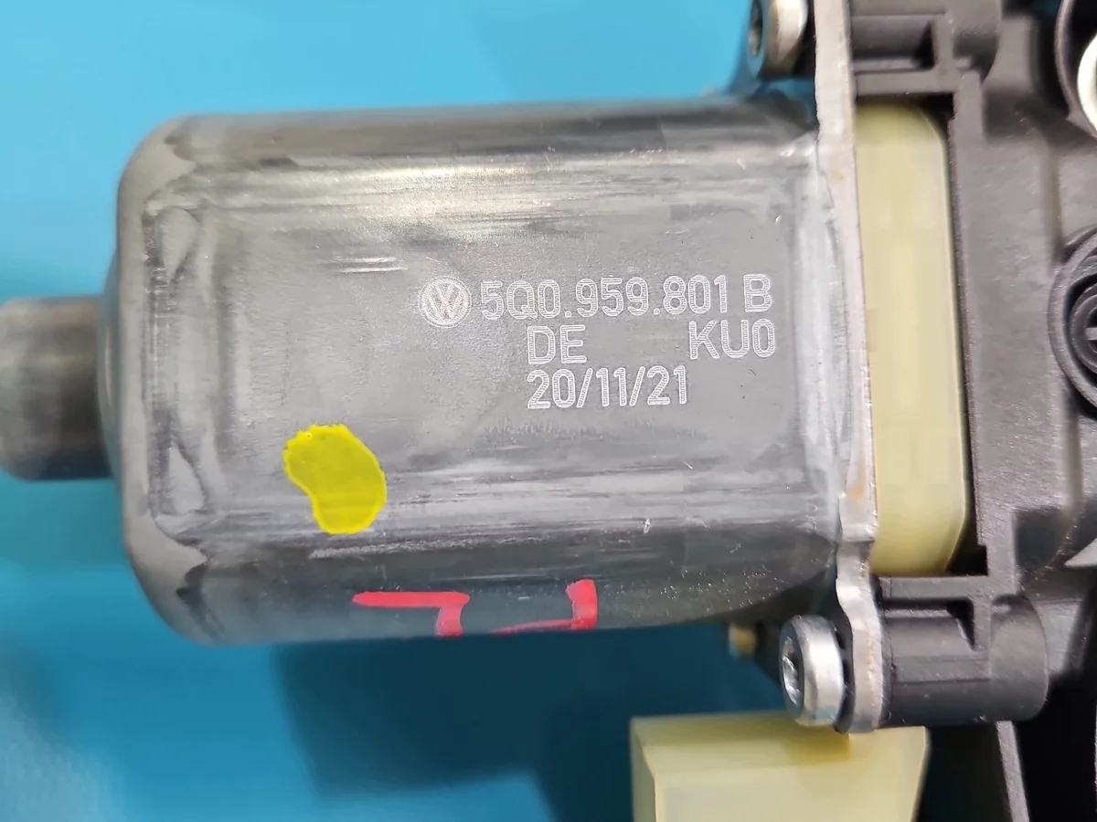 Fensterheber Vorne Links Skoda Superb III image 5