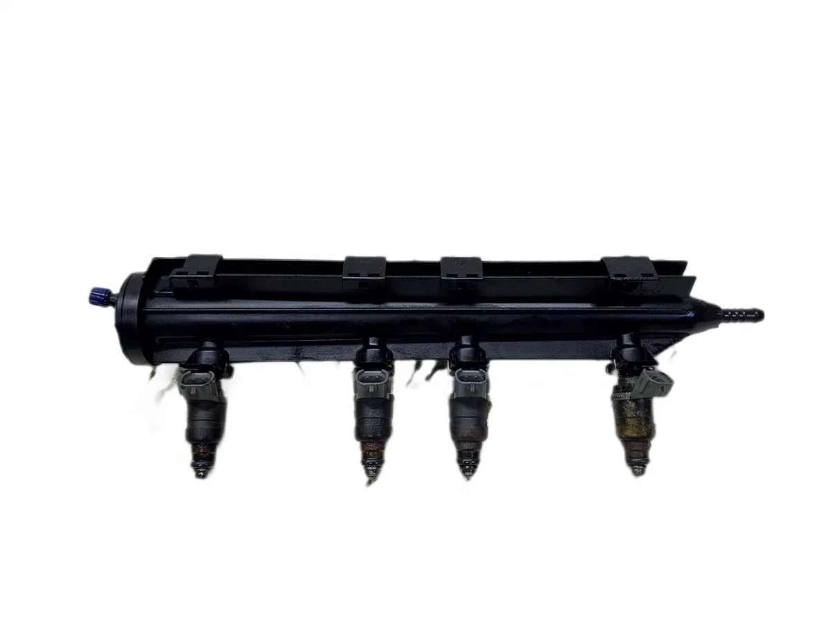 VW Golf V 1.6 MPI Collettore Iniezione 06A133317AS