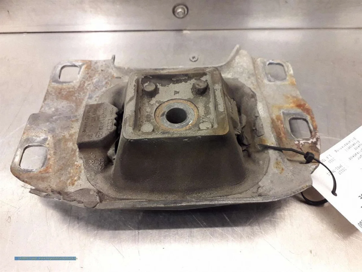 Ford Focus Vaihteiston Tuki 3M517M121