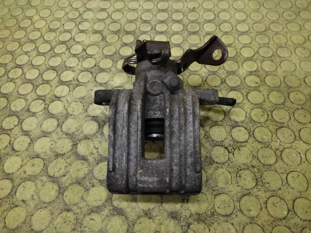 VW Passat B5 1.9 TDI Pinza Freno Destra Posteriore