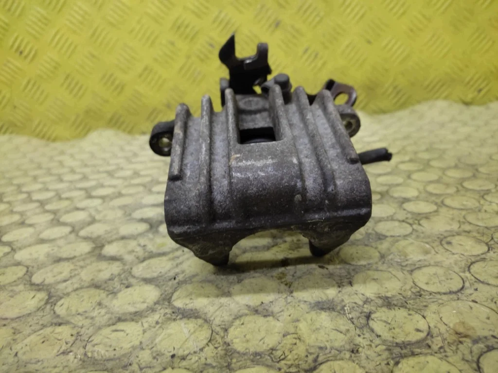 VW Passat B5 1.9 TDI Bremssattel Rechts Hinten