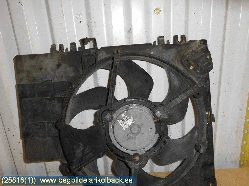 Nissan Micra 2004 Jäähdyttimen Tuuletin BEG7304