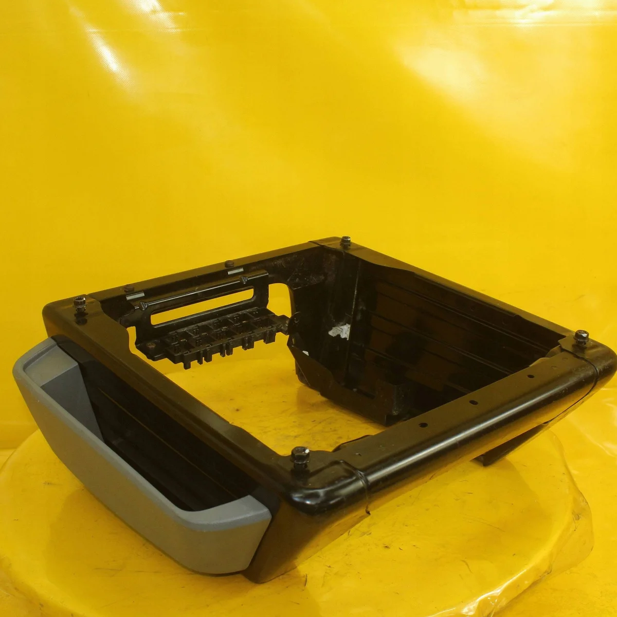 Support siège avant droit VW T5 10374