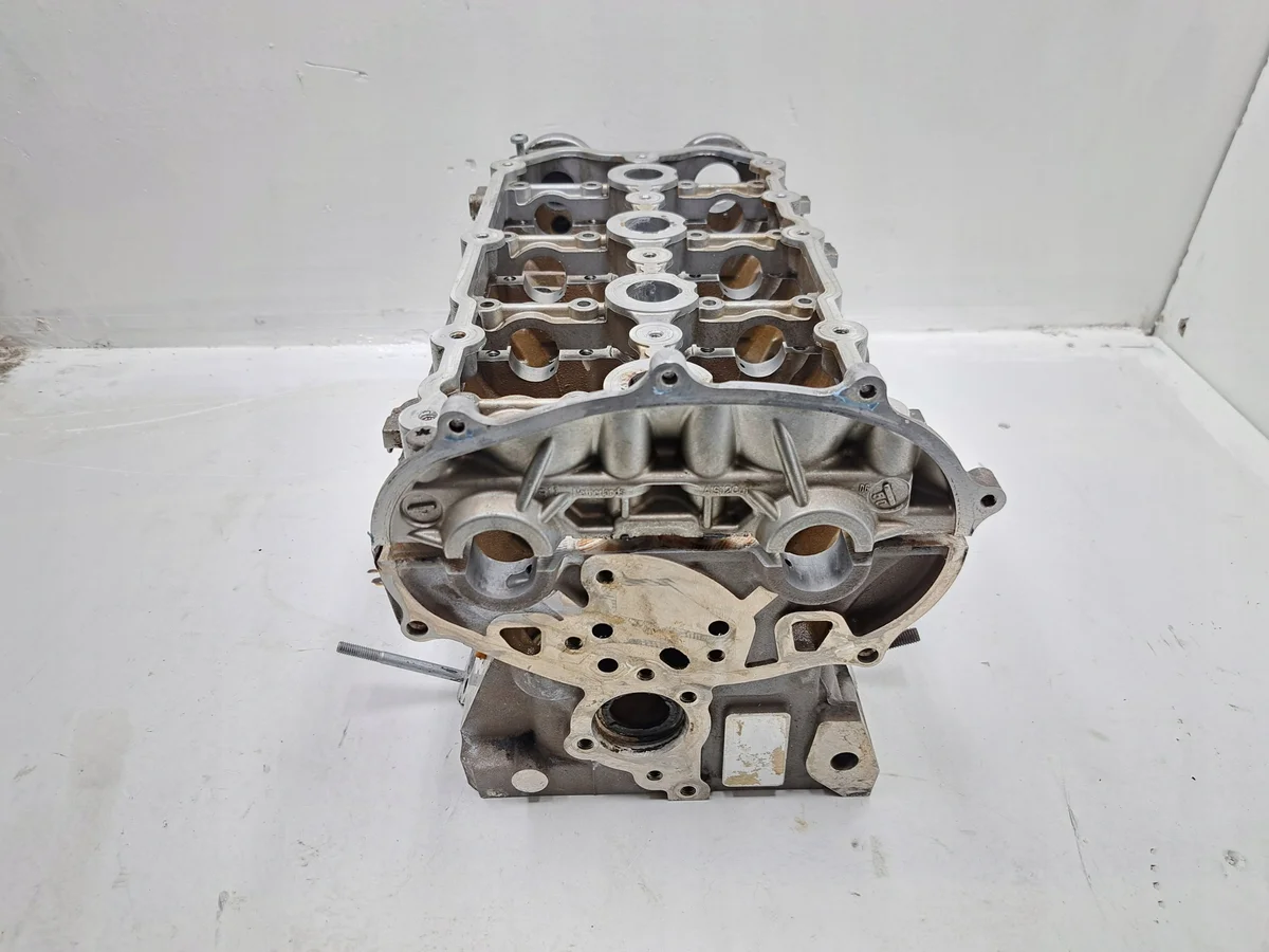 Engine Cylinder Head 2.0 TFSI 06F103373 image 5