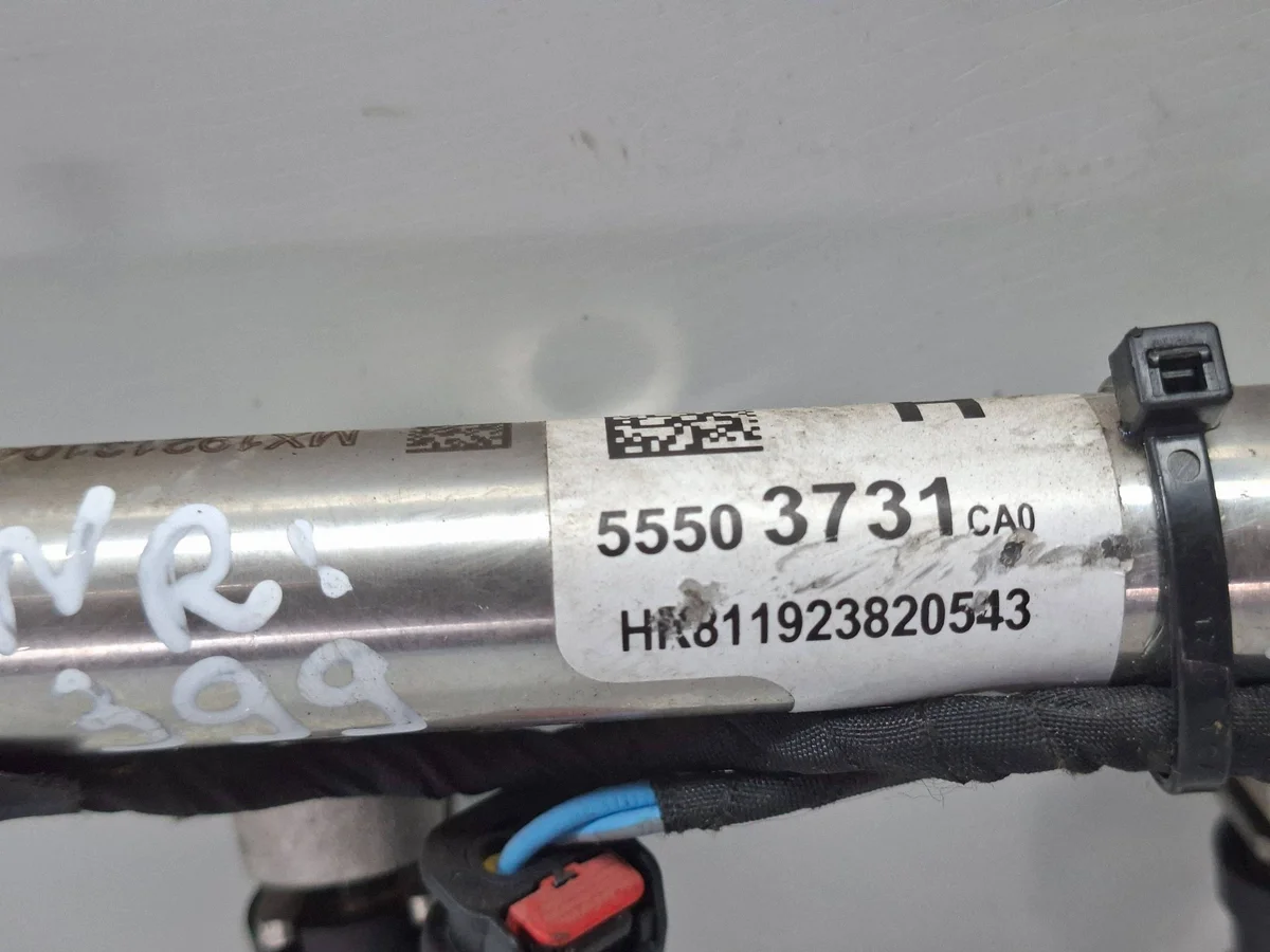 Einspritzleiste 55503731 55492929 Opel Astra K image 3