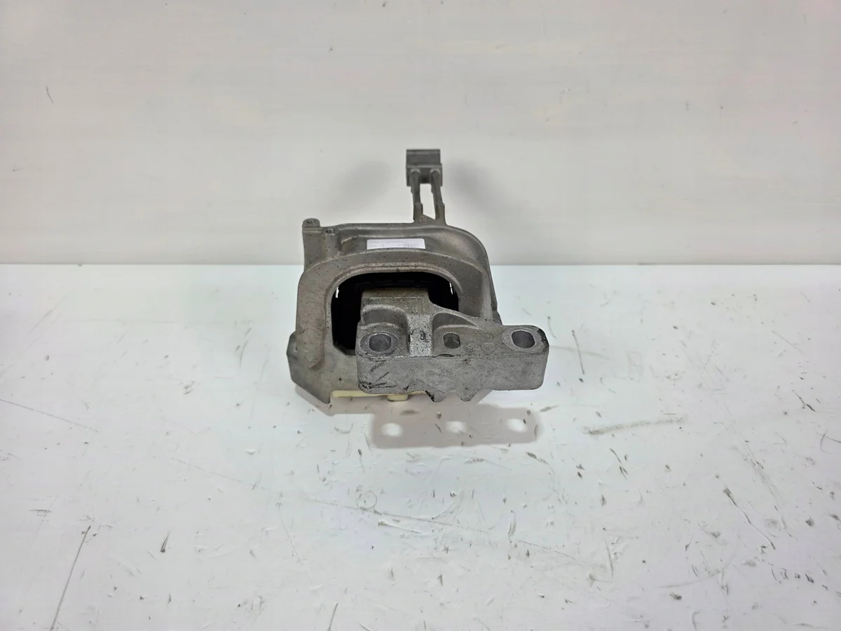 Moottorin tukikumi VW Seat Skoda Audi 2Q0199262BK