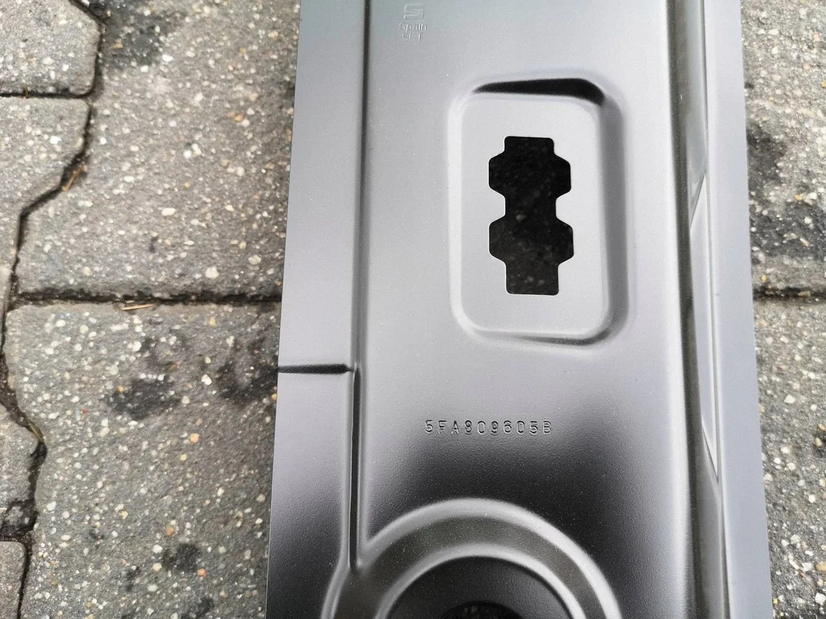 SEAT LEON IV 5FA Panel Lateral Izquierdo image 5