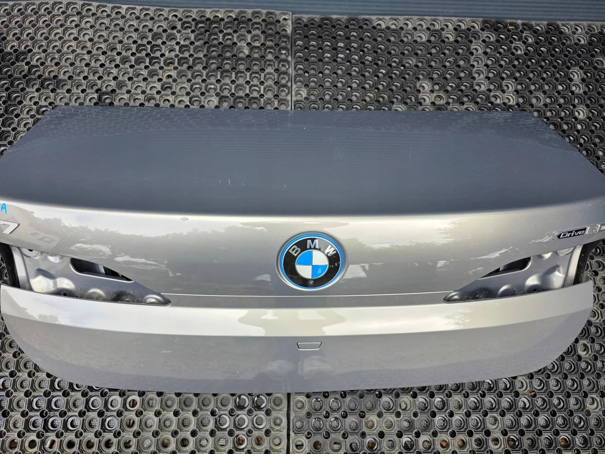 BMW G70 i7 Heckklappe Kofferraumdeckel gebraucht image 3