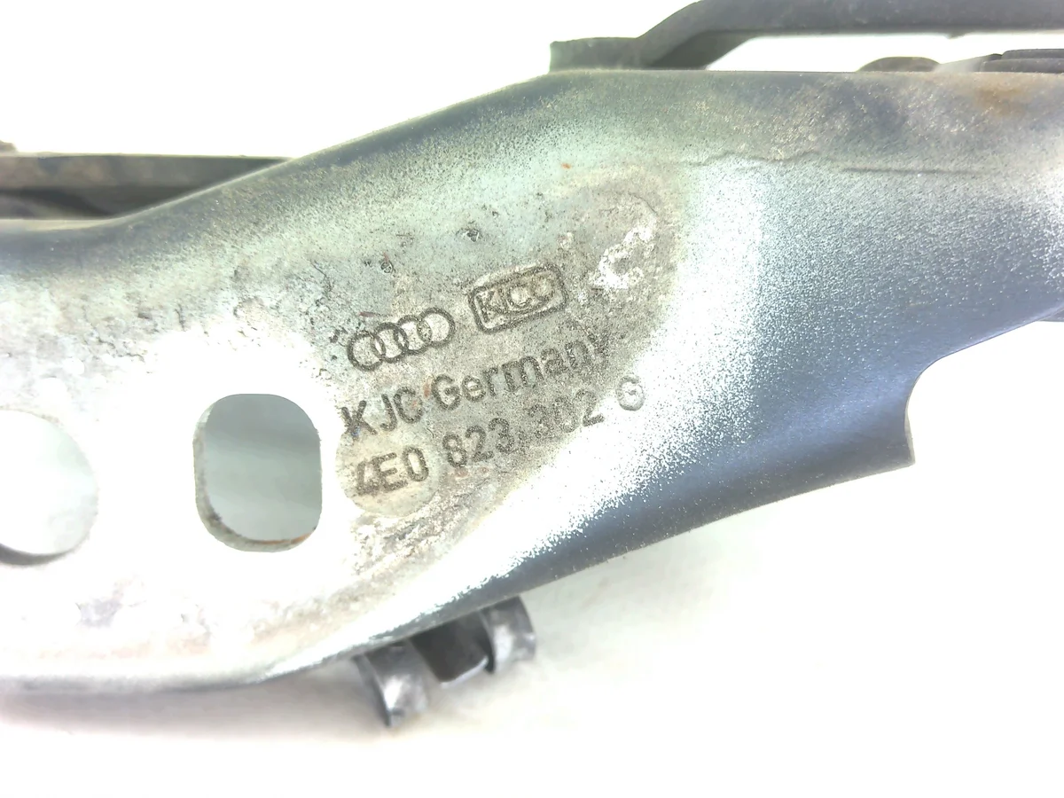 Dobradiça Capô Audi A8 D3 4E0823302GX Usada image 3