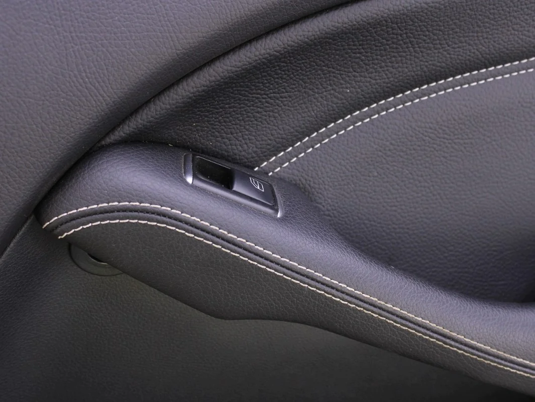 Mercedes B-Klass W246 dörrpanel höger fram image 8