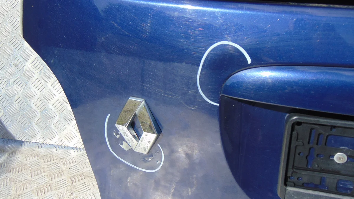 Tampa do porta-malas Renault Scenic I M449 image 7