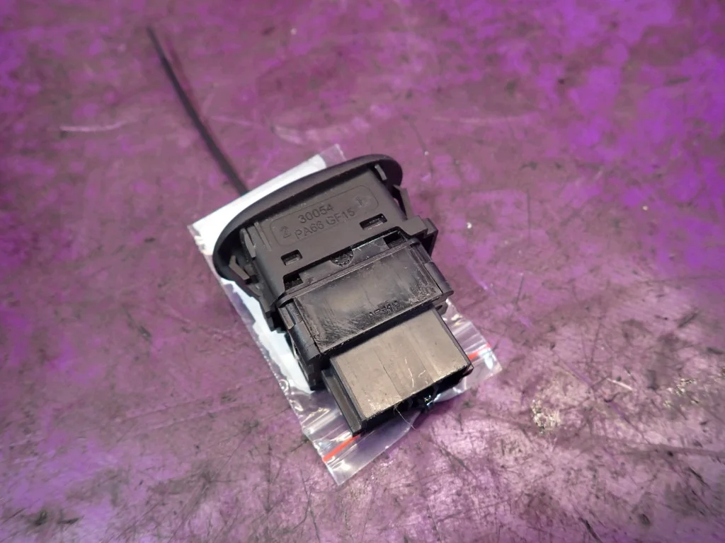 Citroen C3 02-10 Window Switch 96605364XT image 3