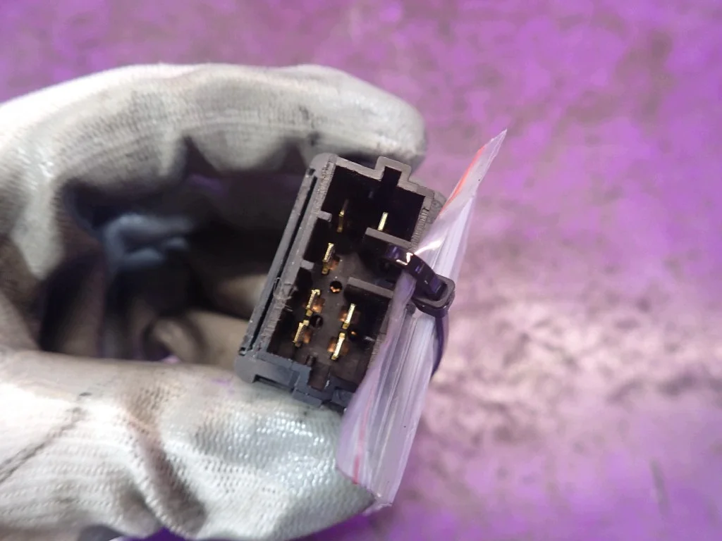 Citroen C3 02-10 Window Switch 96605364XT image 4