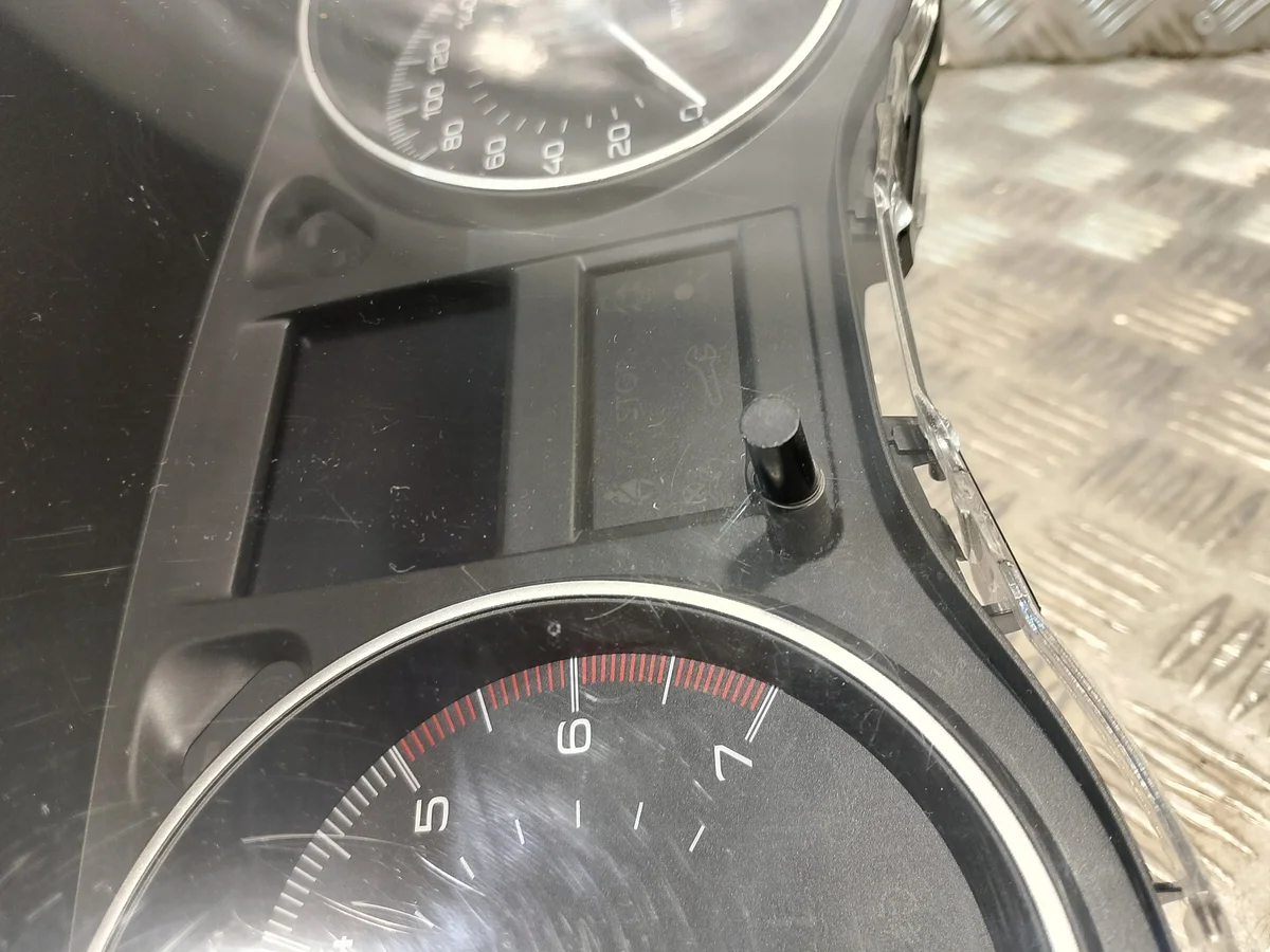 Compteur Peugeot 301 1.6 D 9825559380-00 image 4