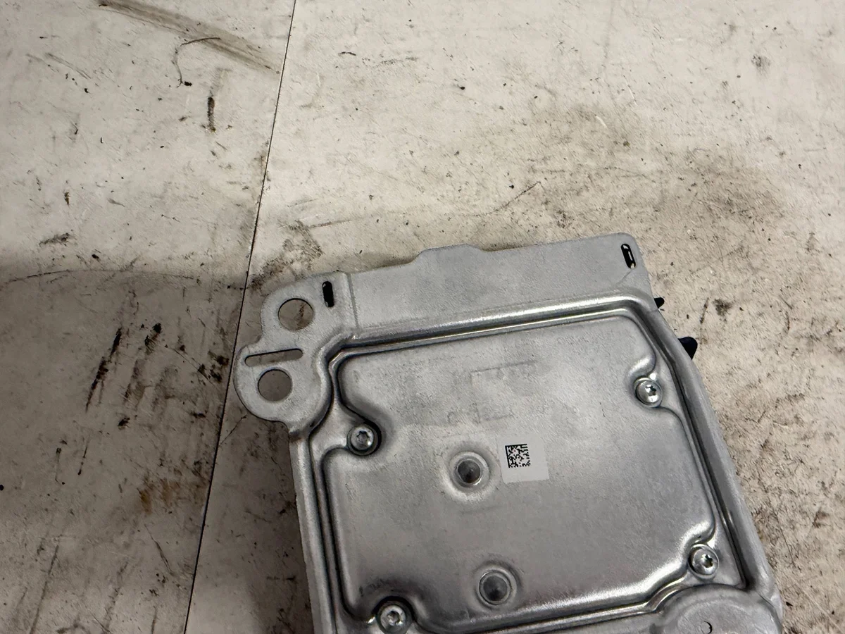 2017 Dodge Durango Airbag Control Module 68316737AA image 4