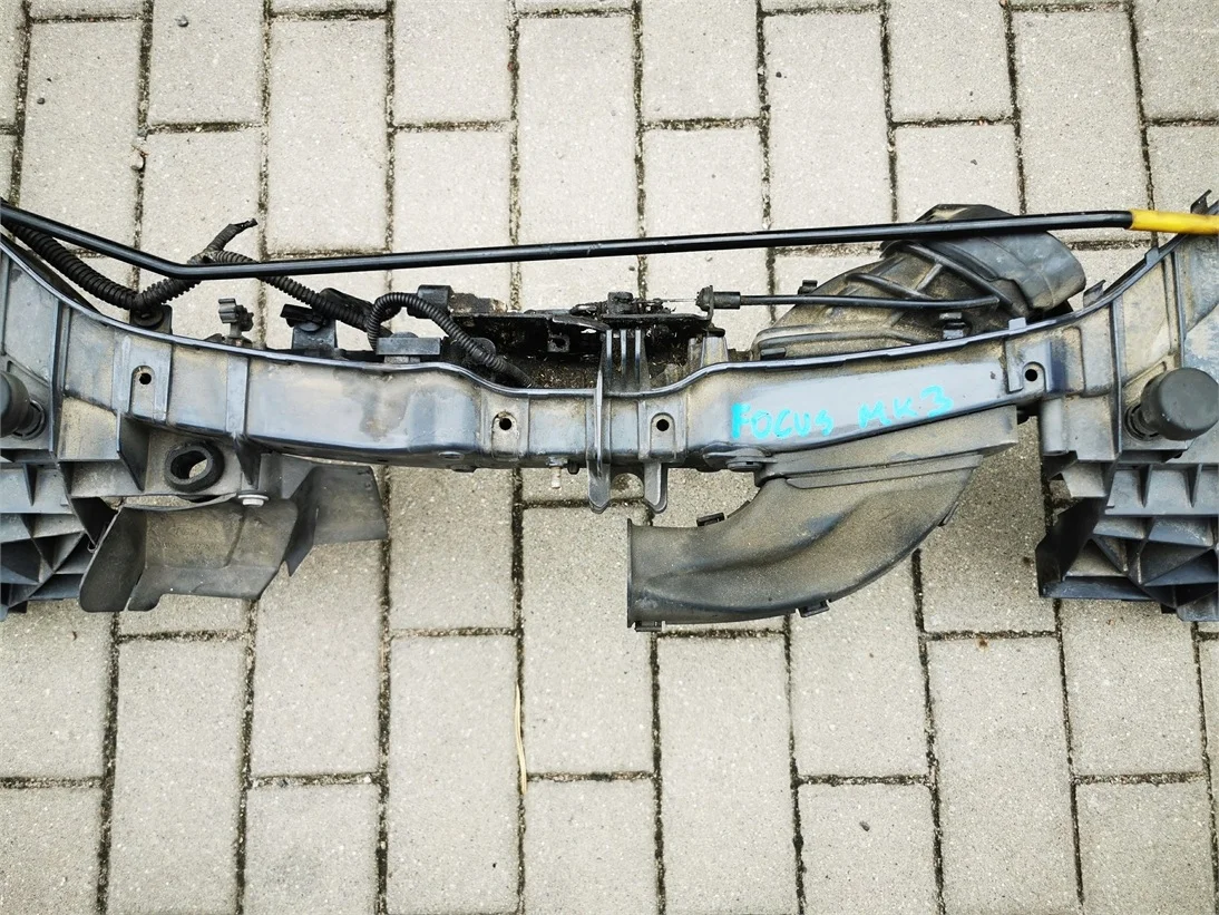 Ford Focus Mk3 Front Reinforcement Bar Used image 4