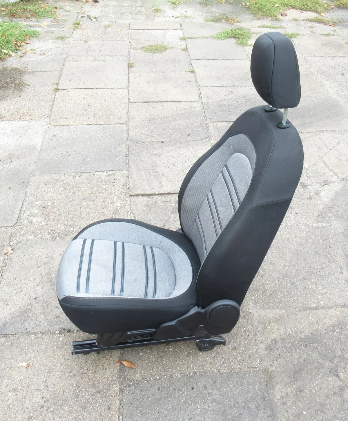 Sitz vorne rechts Fiat Grande Punto 5D image 3