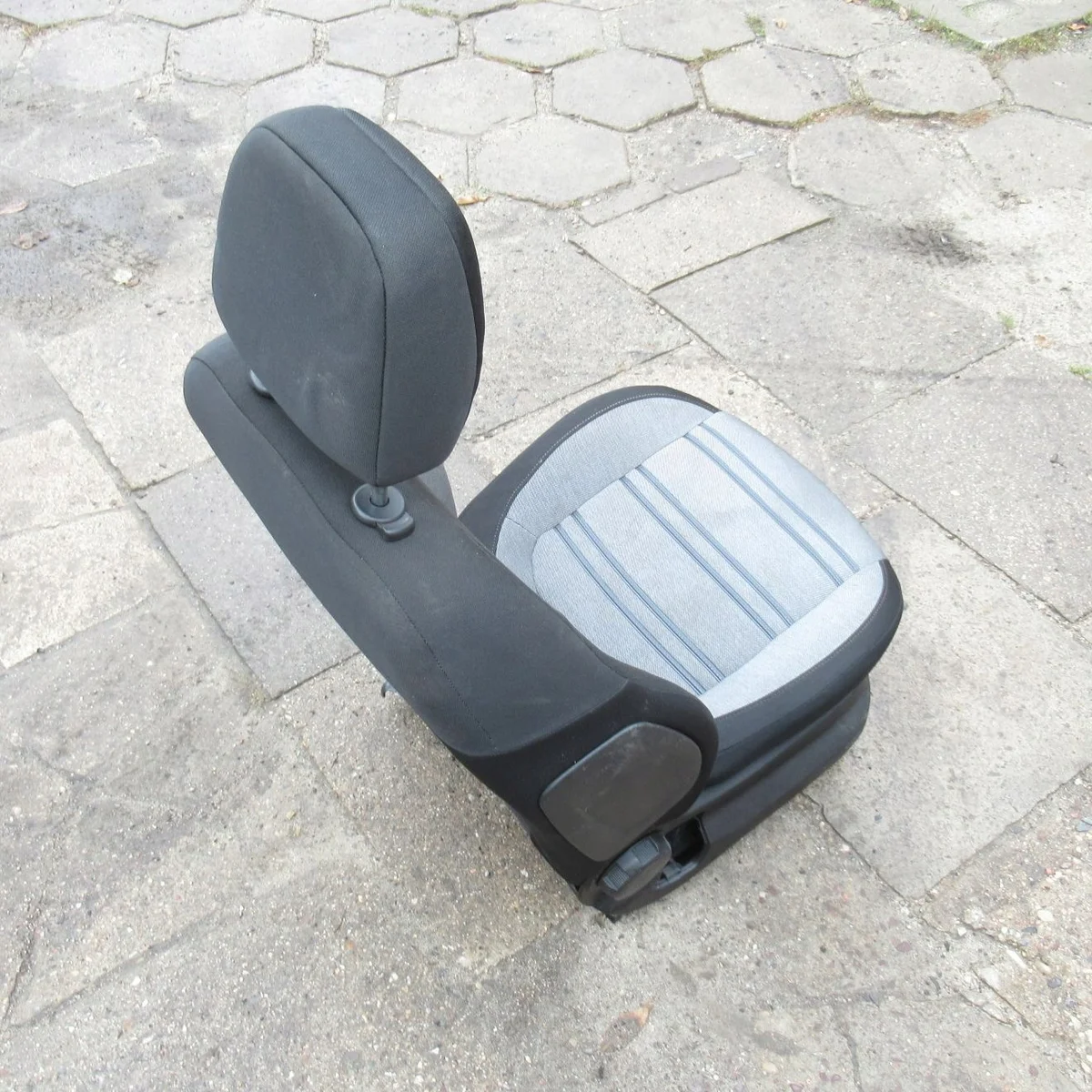 Sitz vorne rechts Fiat Grande Punto 5D image 5