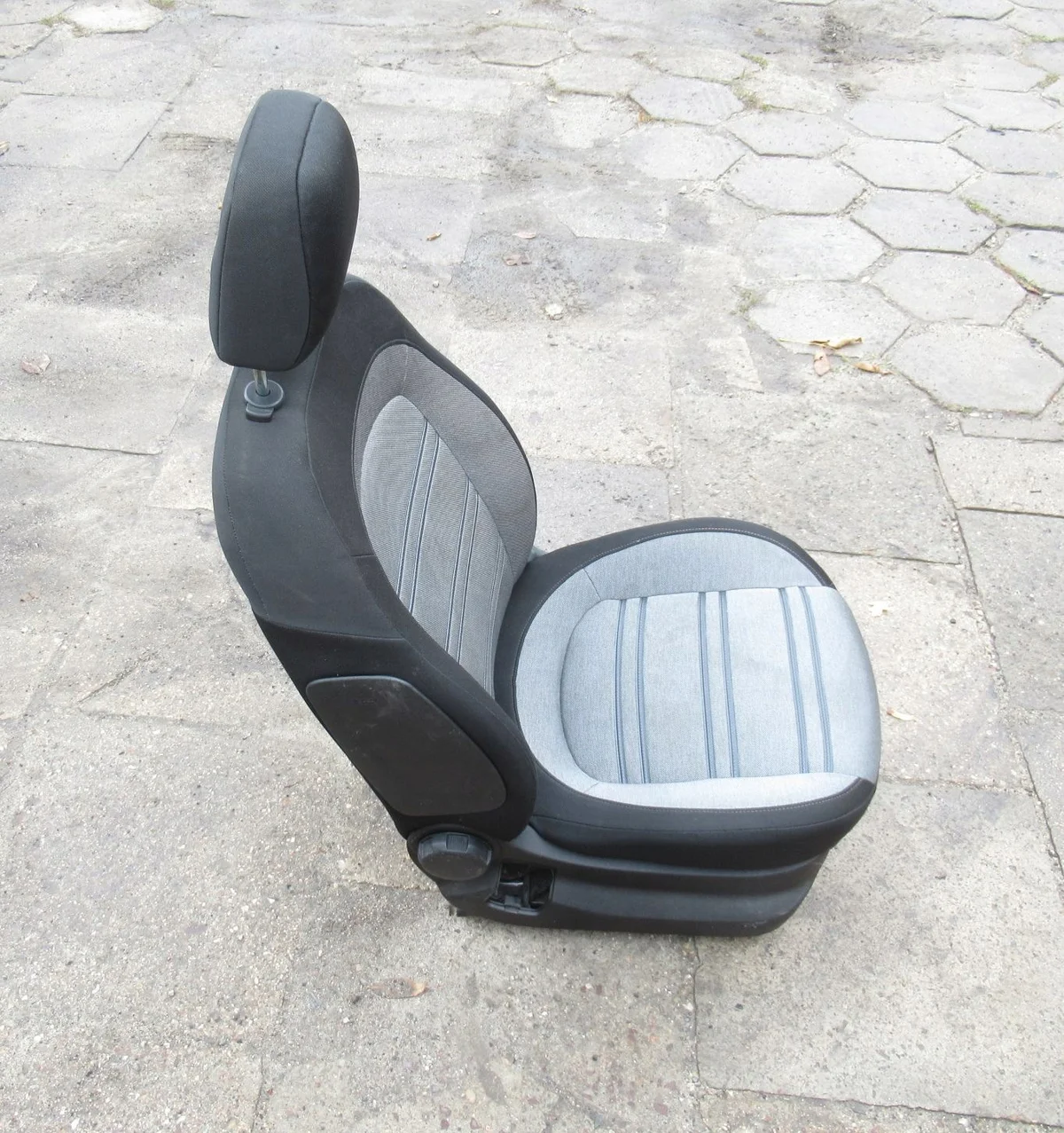Sitz vorne rechts Fiat Grande Punto 5D image 6