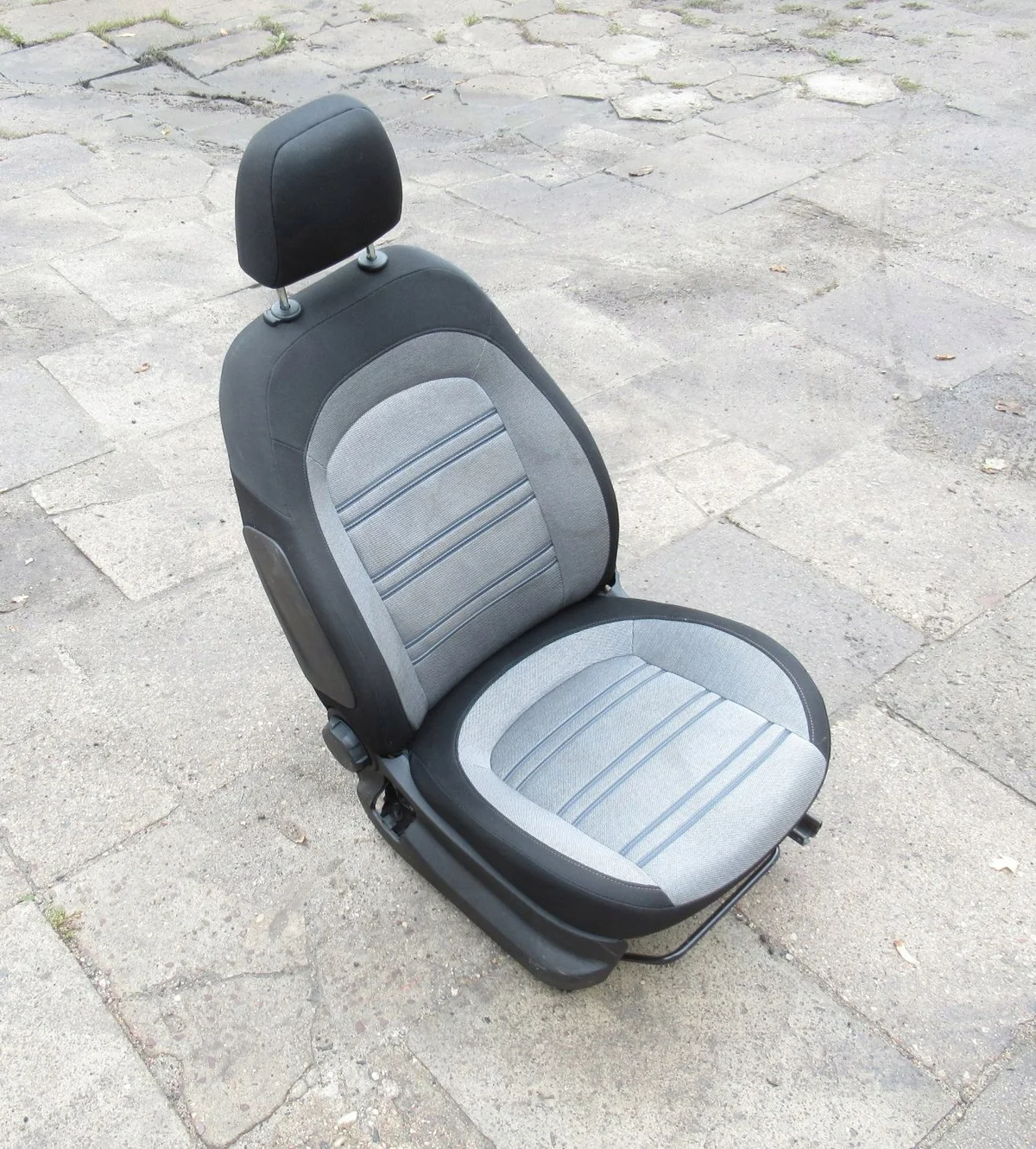 Sitz vorne rechts Fiat Grande Punto 5D image 7