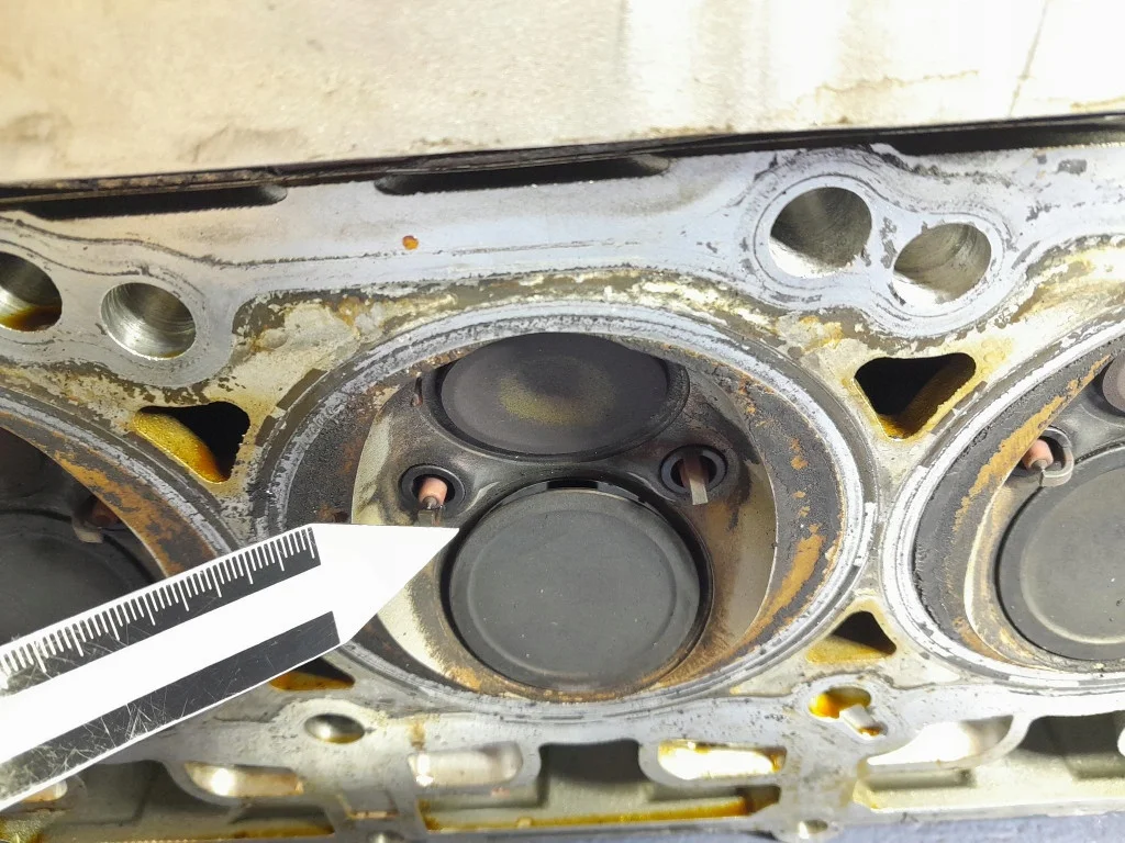 Dodge Challenger Zylinderkopf rechts 5.7B image 6