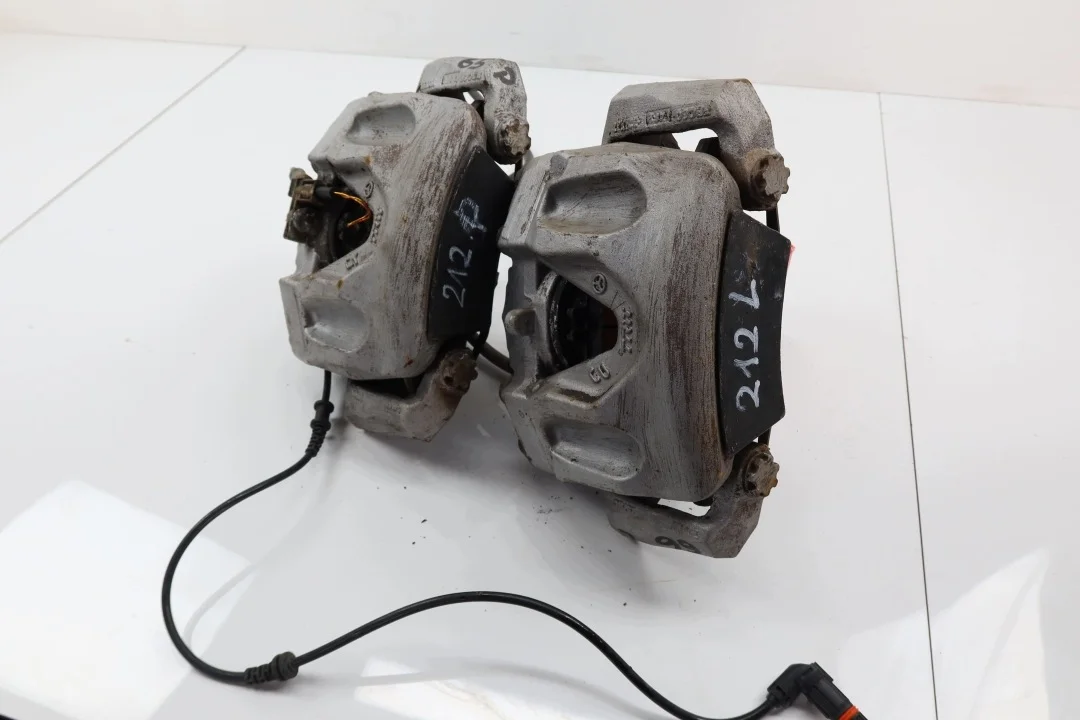 Bremssattel Mercedes W212 vorne 322mm
