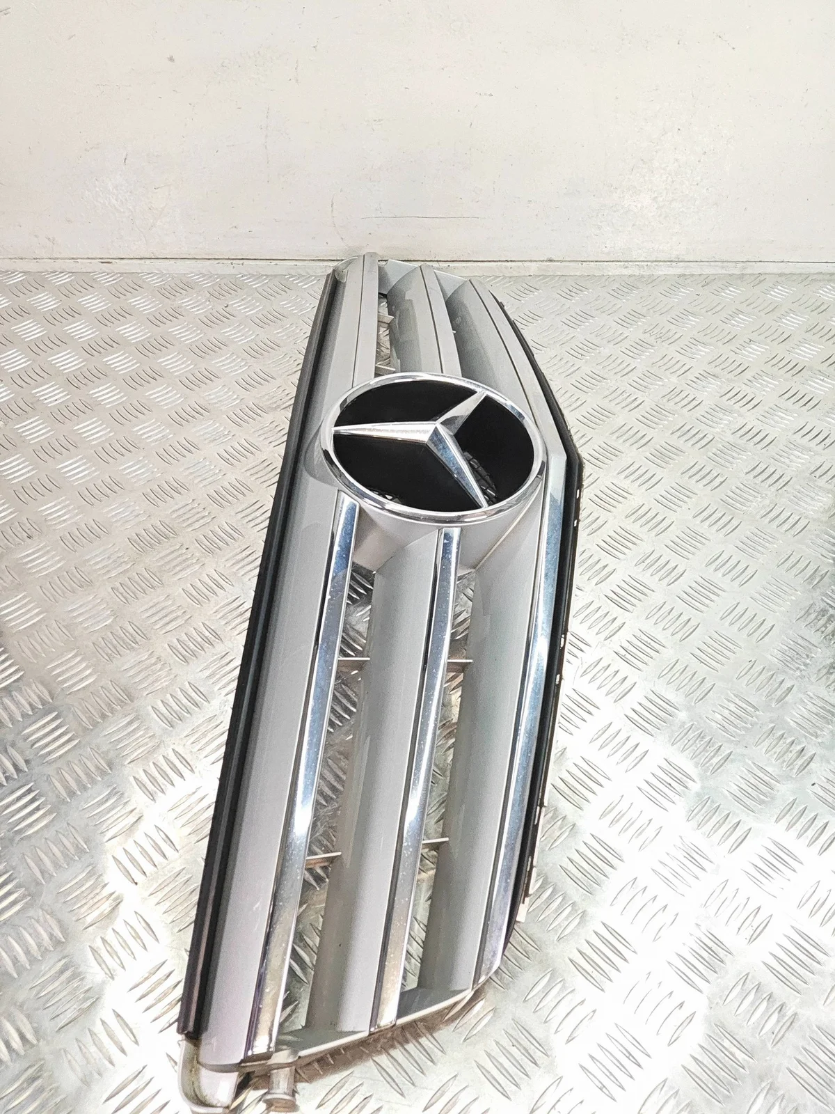 Grilli Mercedes-Benz C W204 Käytetty image 3