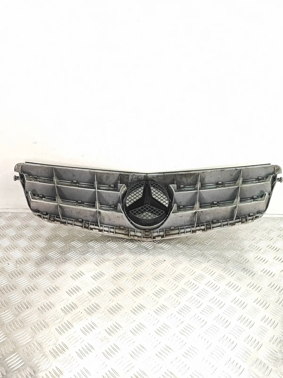 Grilli Mercedes-Benz C W204 Käytetty image 6