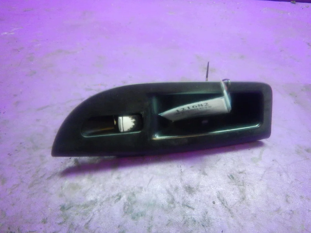 DAEWOO NUBIRA II 99-04 ikkunankytkin kehys