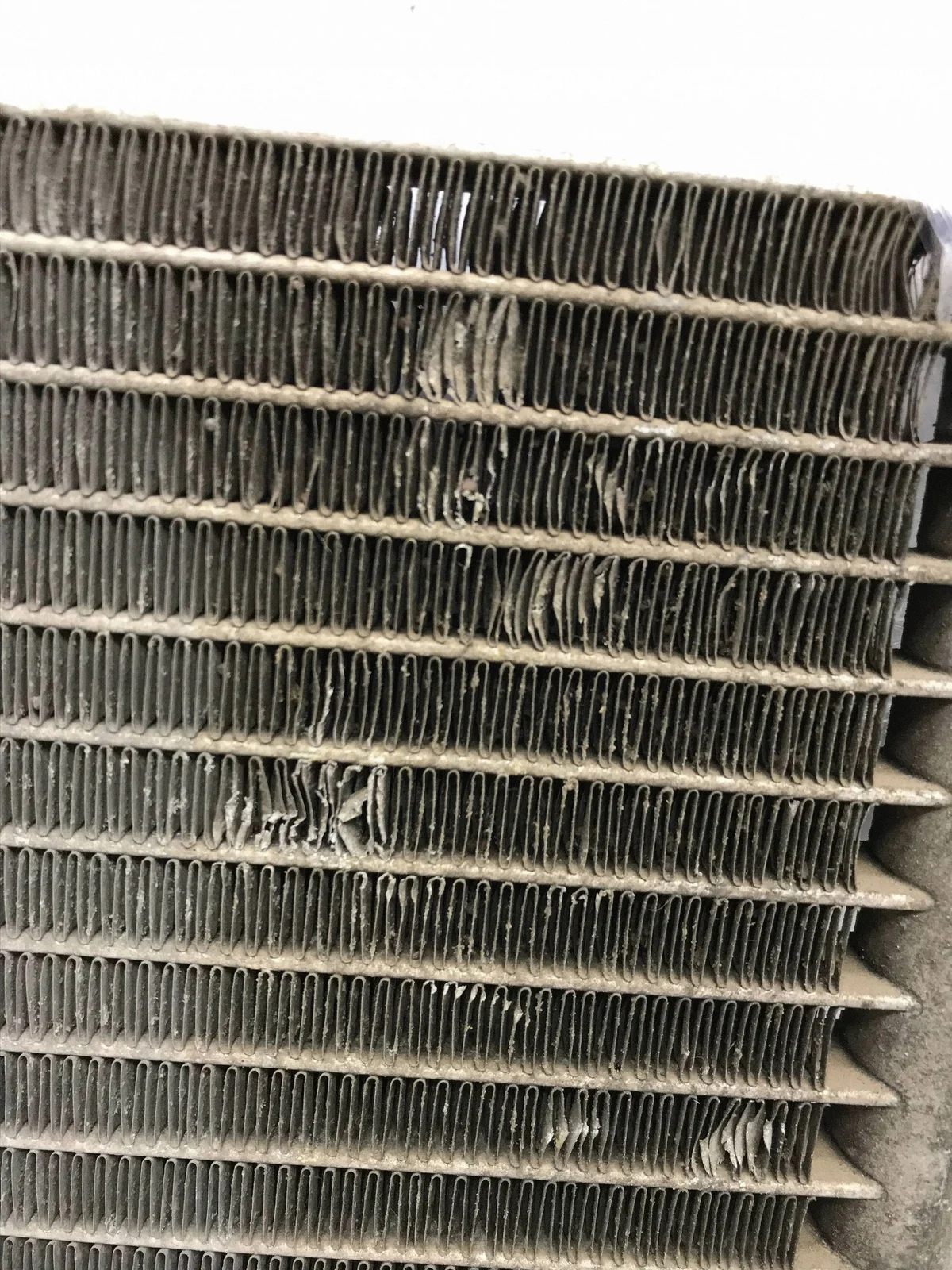 Condenseur clim Renault 8200137650 image 4