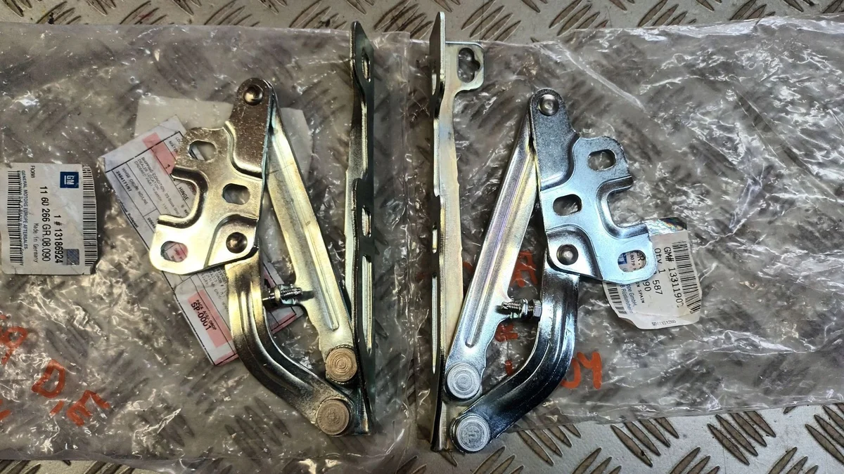 Charnières de capot Opel Corsa E occasion
