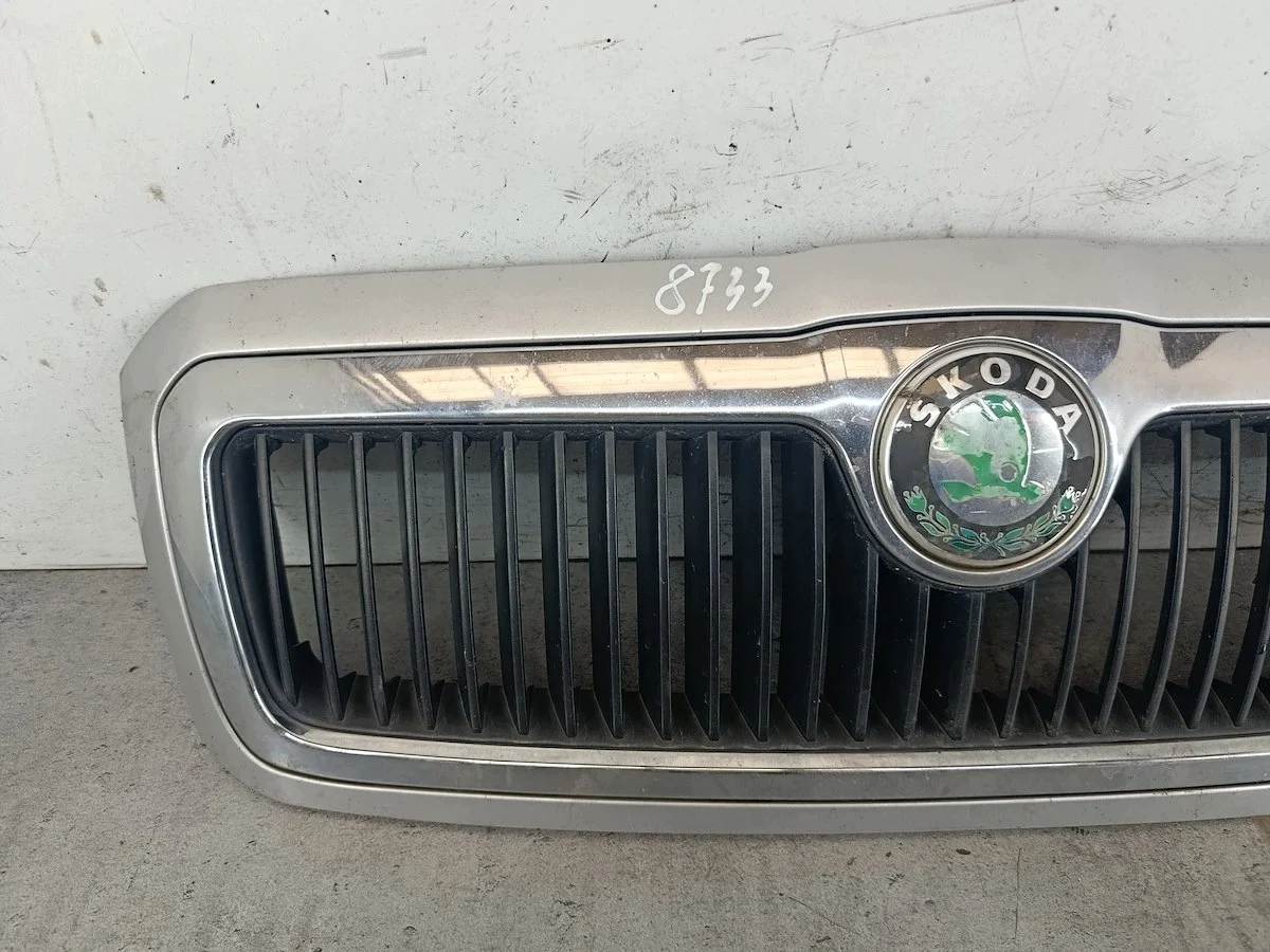 Grille Skoda Octavia I 1U0853651C Gebruikt image 6