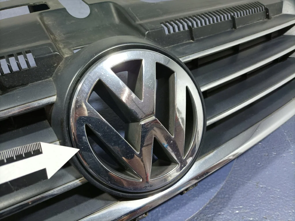 VW Polo 9N Kühlergrill Blende 6Q0853651D image 5