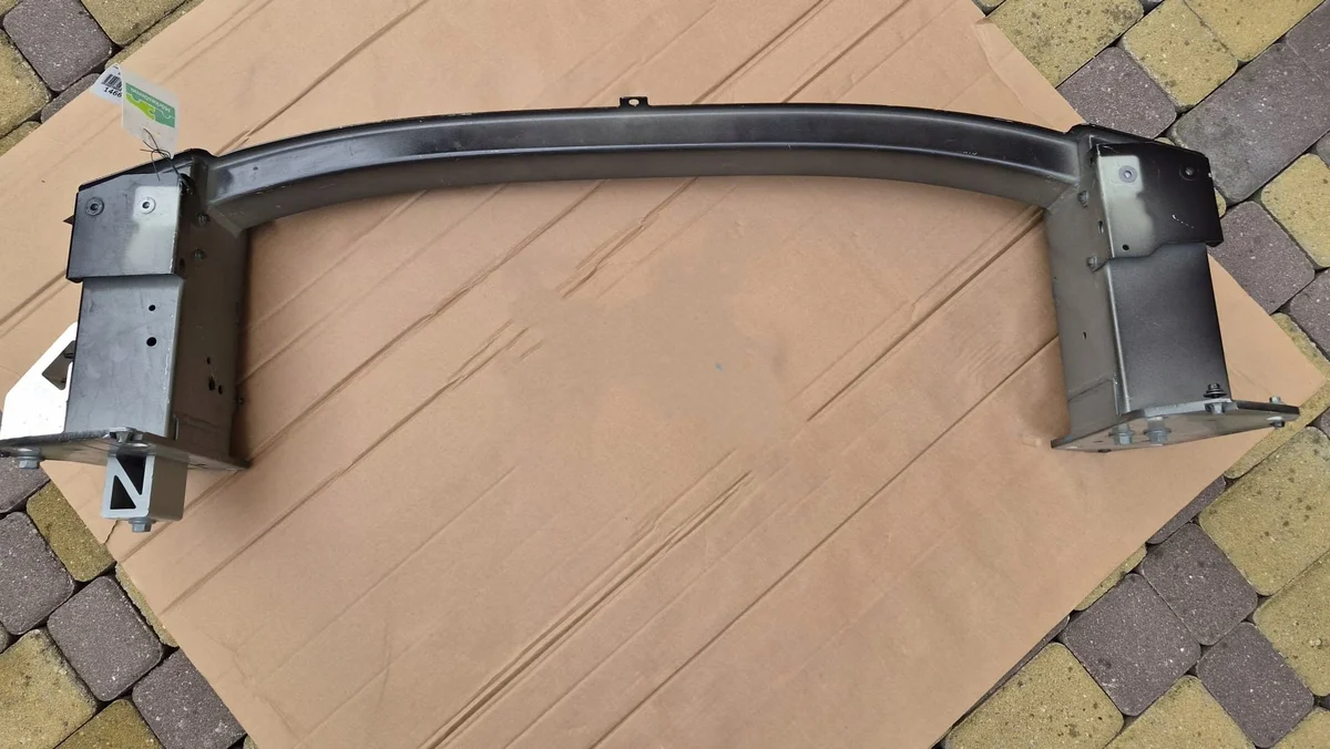 Frontbalk Volvo XC40 32277211
