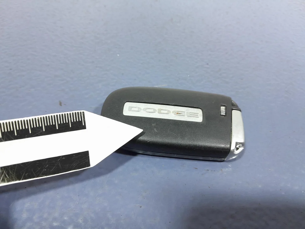 Dodge Challenger 15- avainpilotti L-303869-68051387AH image 3