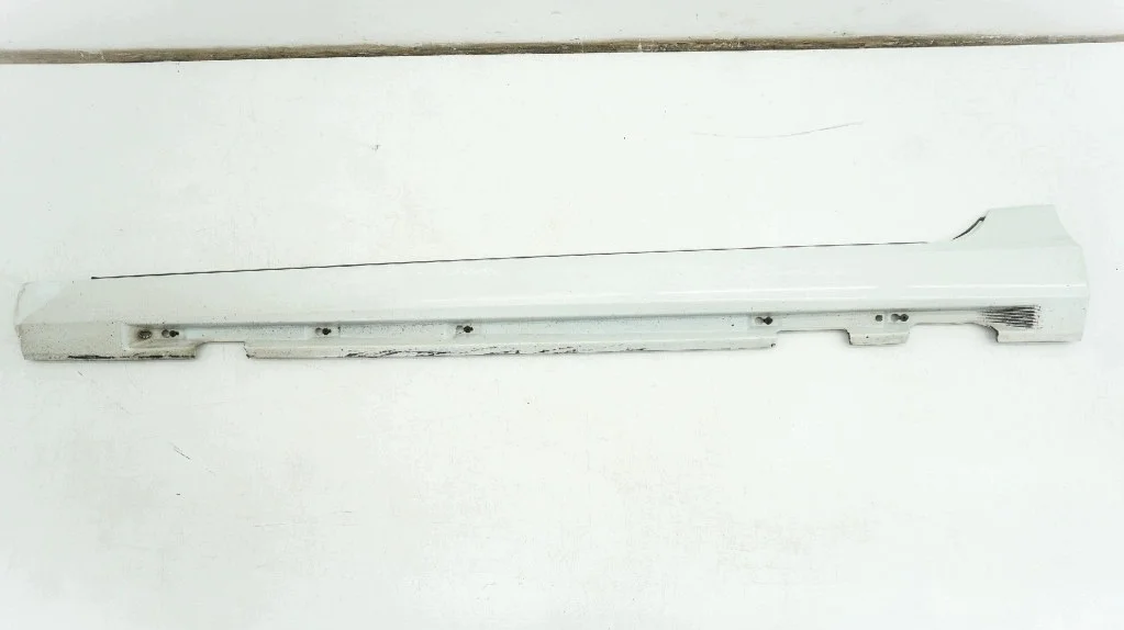 VOLVO V60 II Baguette de seuil gauche 32270137