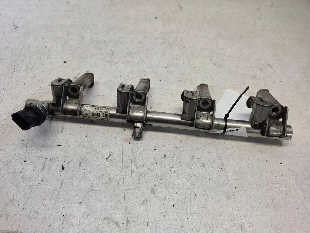Polttoaineputki Volvo V70 III BM5G9H487CA
