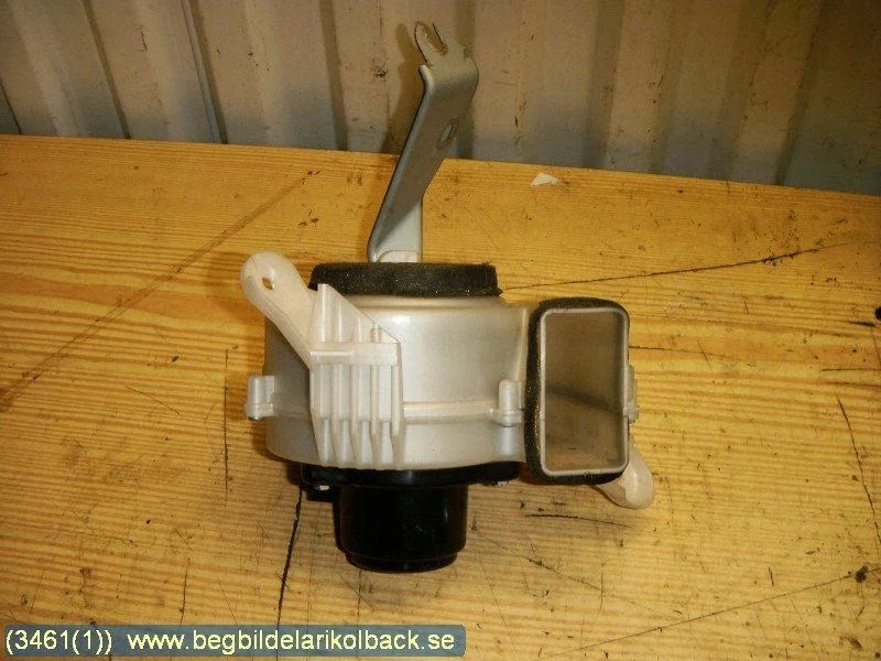 2006 Toyota Prius Puhallin 87130-47070