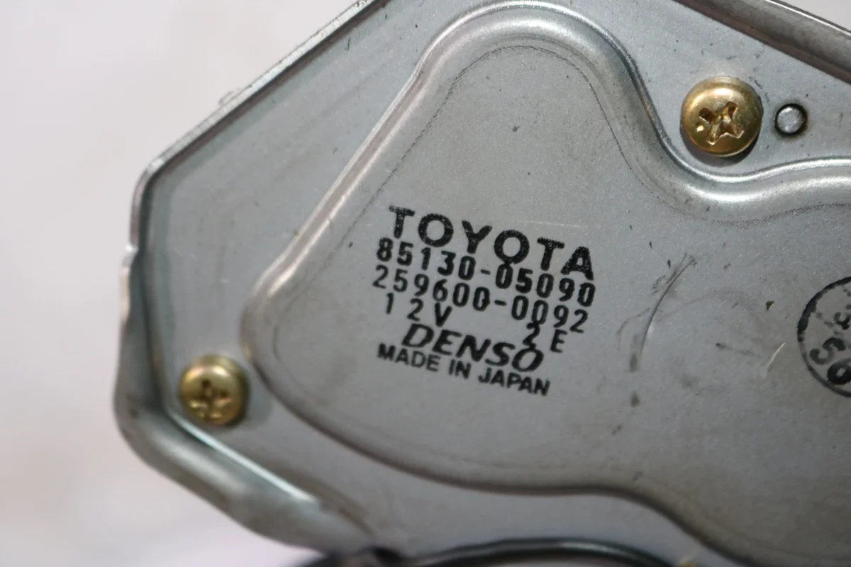 Motor Scheibenwischer hinten Toyota Avensis II image 3
